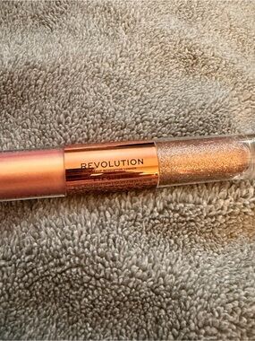 Revolution Dual-Ended Glitter Eyeshadow Stick in Rose Gold Shimmer